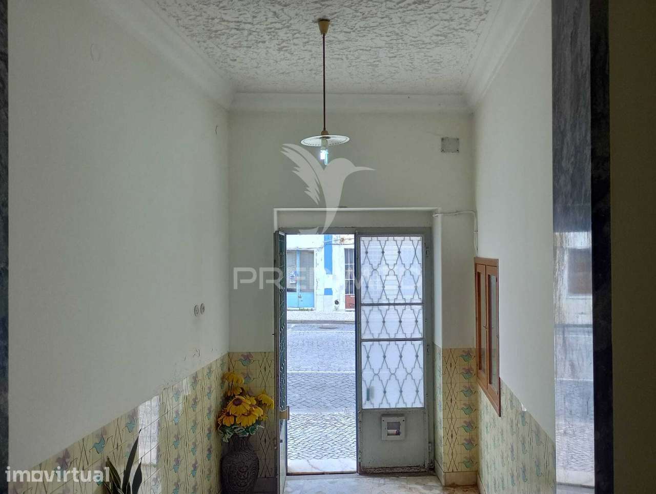 Prédio composto de uma loja e 2 apartamentos - Grande imagem: 4/40