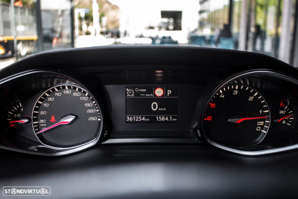 Peugeot 308 SW BlueHDi 130 EAT8 Stop & Start Allure - 16