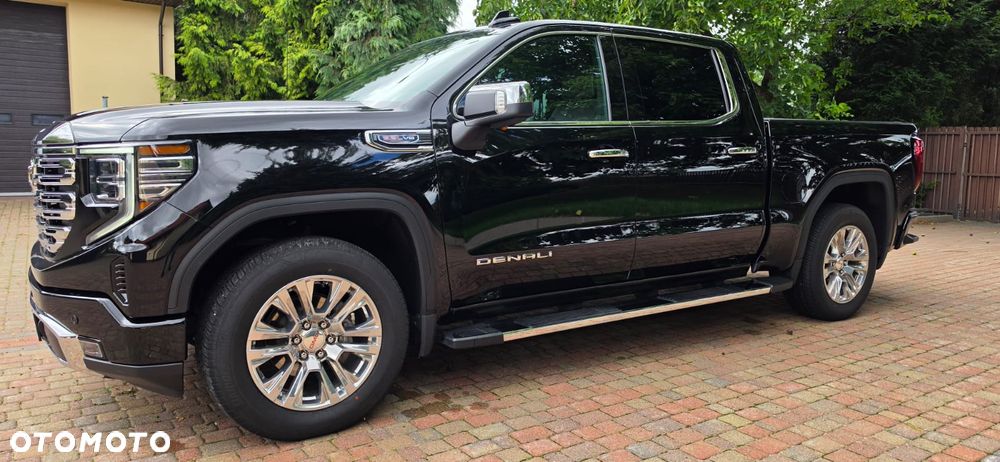 GMC Sierra - 4