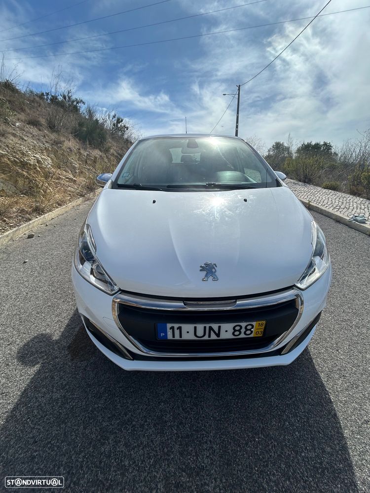 Peugeot 208 2018 photo 3