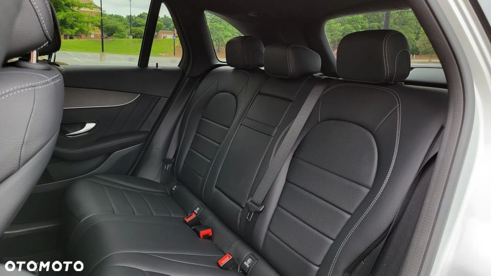 Mercedes-Benz GLC 300 4Matic 9G-TRONIC - 32
