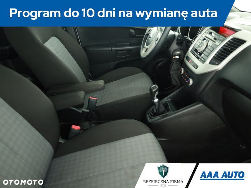 Kia Venga - 9