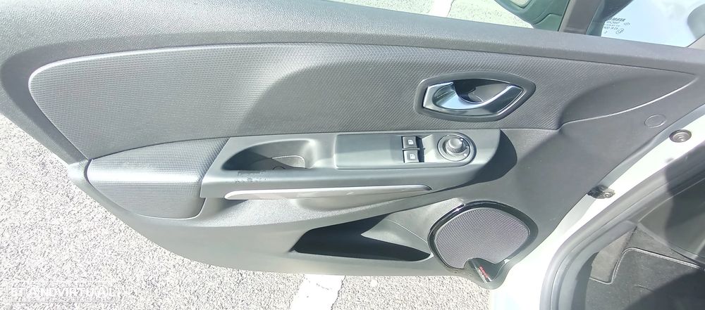 Renault Clio Sport Tourer TCe 120 EDC Dynamique - 9