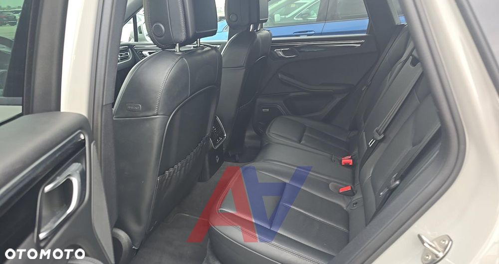 Porsche Macan T PDK - 11