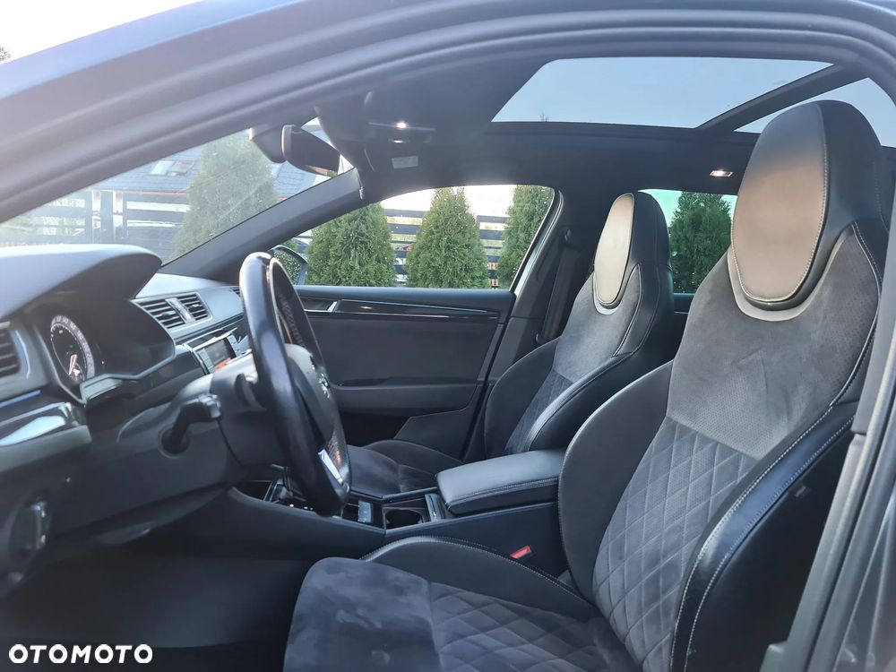 Skoda Superb 2.0 TDI Sportline DSG - 4