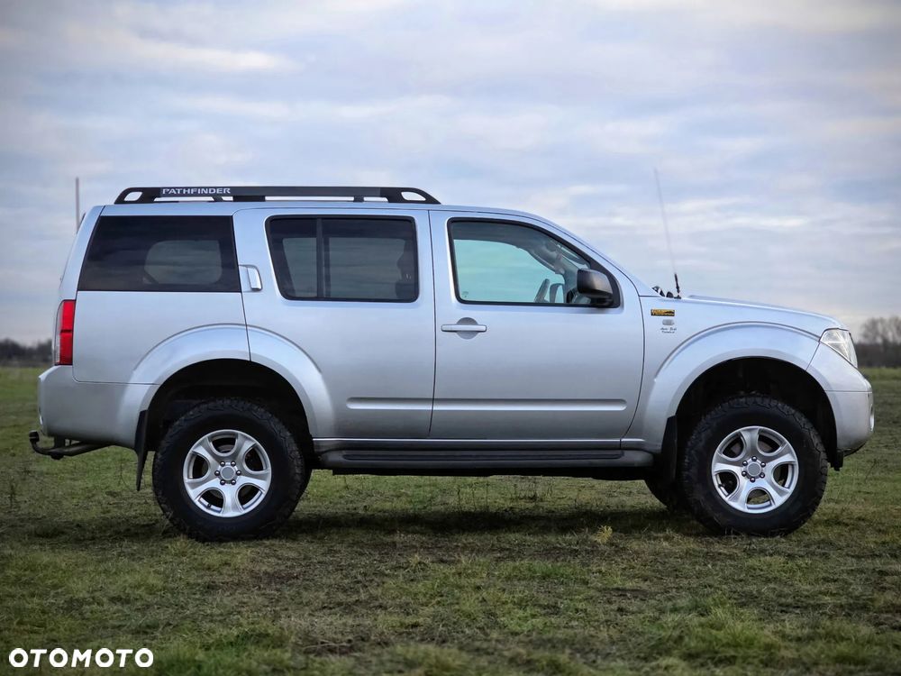 Nissan Pathfinder - 4
