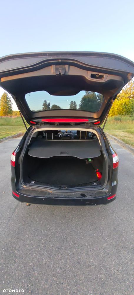 Ford Mondeo 2.0 TDCi Ghia - 13