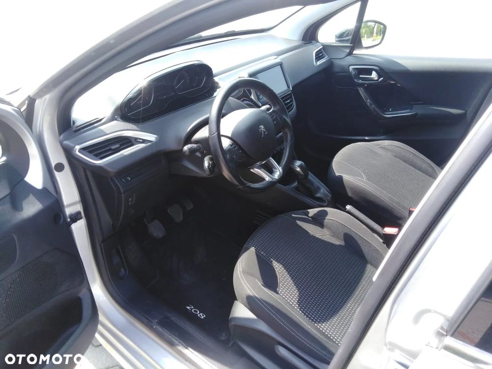 Peugeot 208 1.6 BlueHDi Allure S&S - 25