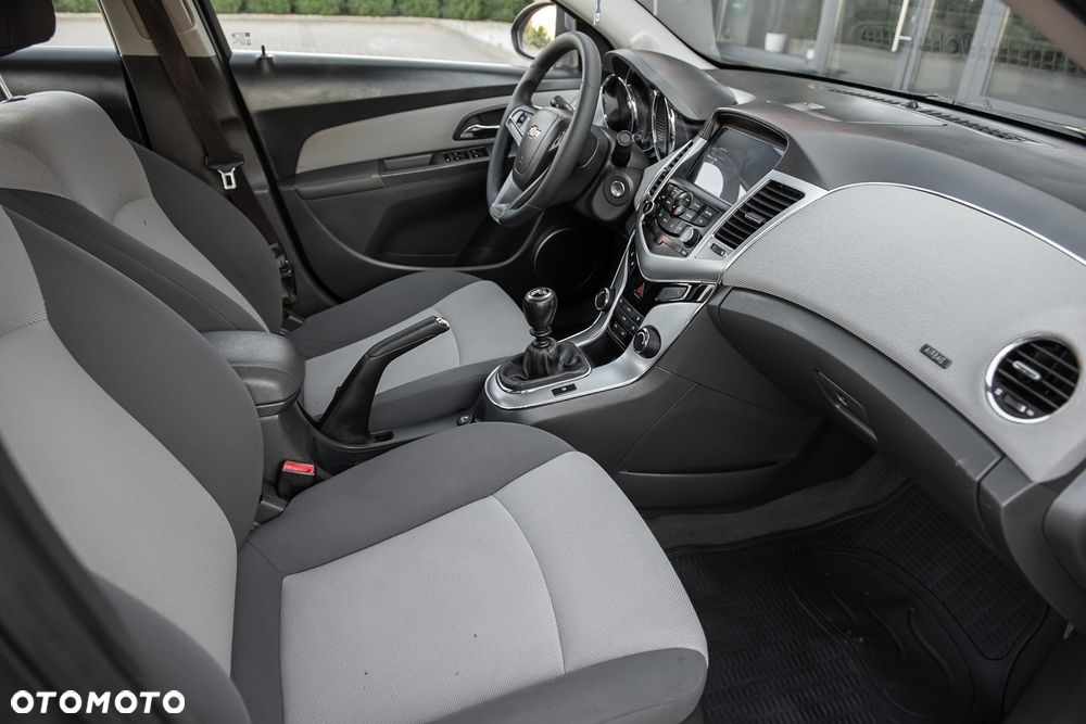 Chevrolet Cruze 1.8 LT - 26