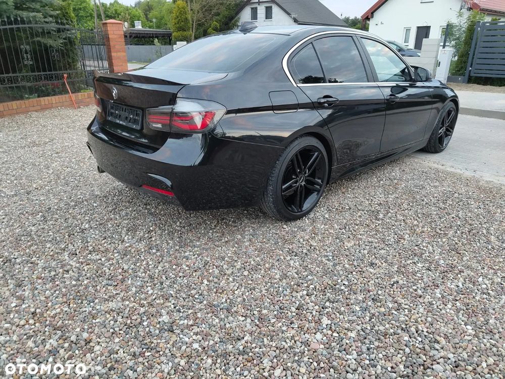 BMW Seria 3 318d Sport Line - 24