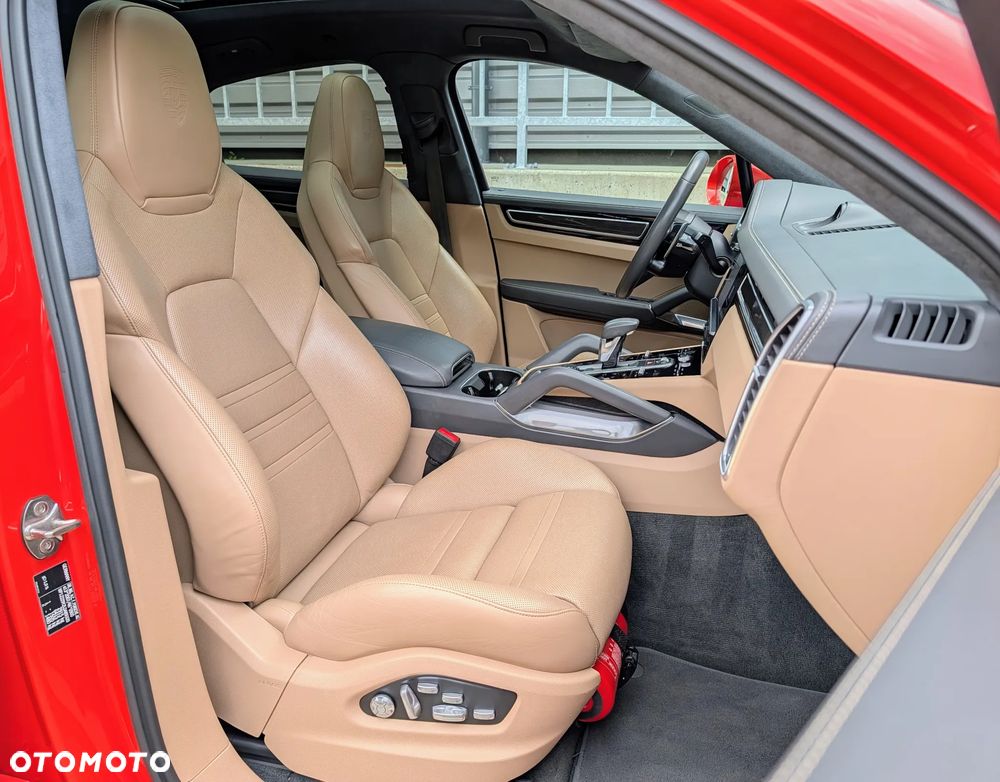 Porsche Cayenne - 17