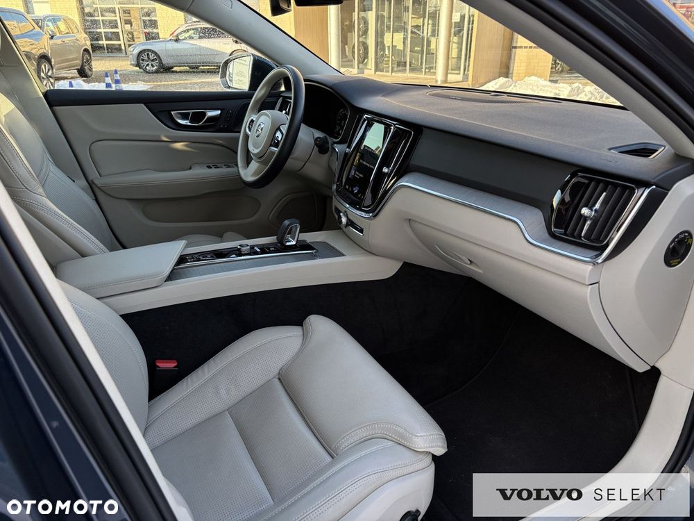 Volvo V60 Cross Country - 9