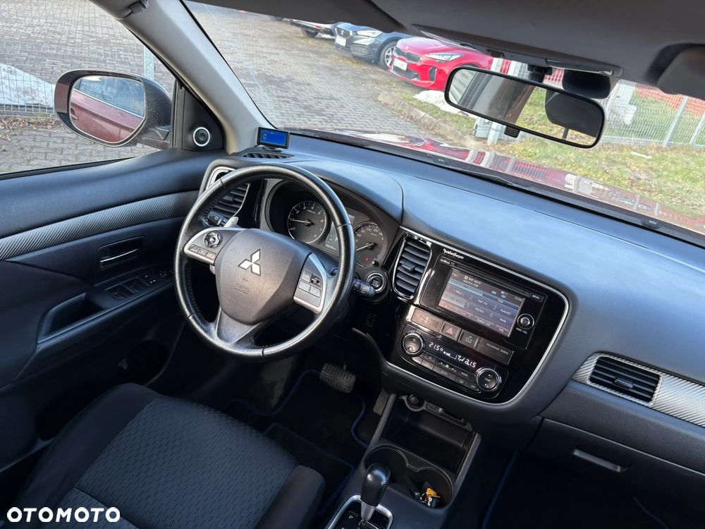 Mitsubishi Outlander 2.0 Intense + CVT - 23