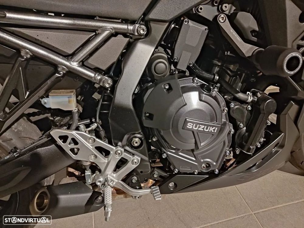 Suzuki GSX 8-R - 4