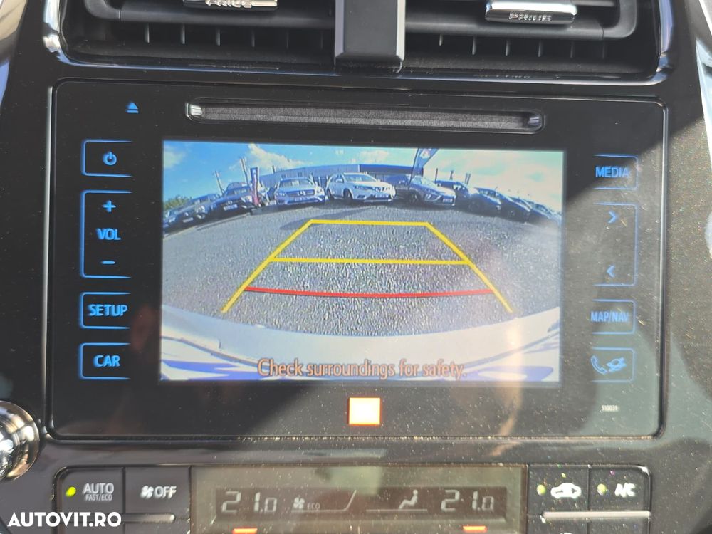 Toyota Prius Hybrid Executive - 13