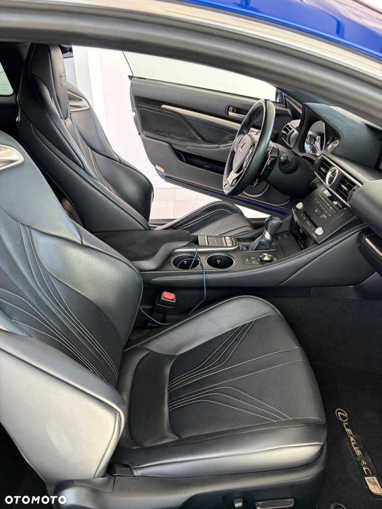 Lexus RC F Carbon - 13