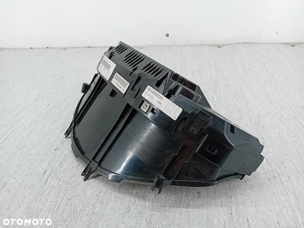 LICZNIK MERCEDES-BENZ KLASA C W204 A2049002005 2.2 CDI - 2