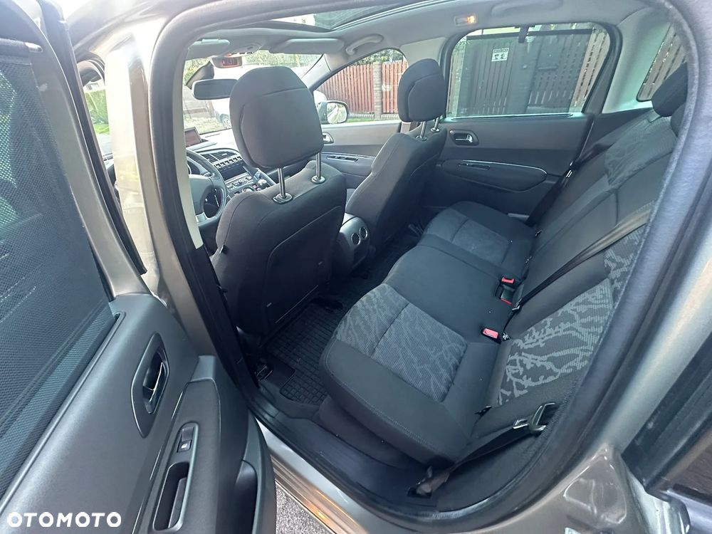 Peugeot 3008 1.6 HDi Premium - 14