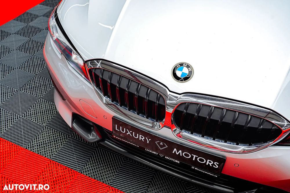 BMW Seria 3 318i Aut. Luxury Line - 14