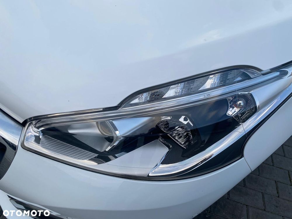 Peugeot 208 82 VTI Allure - 18