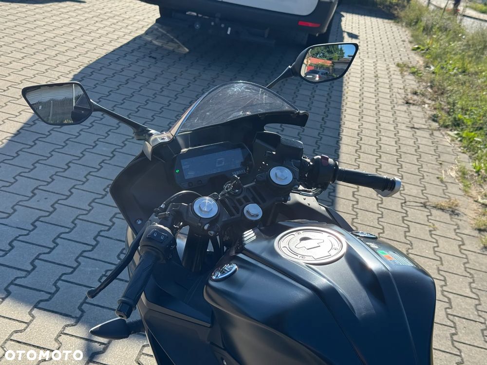 Yamaha YZF - 3