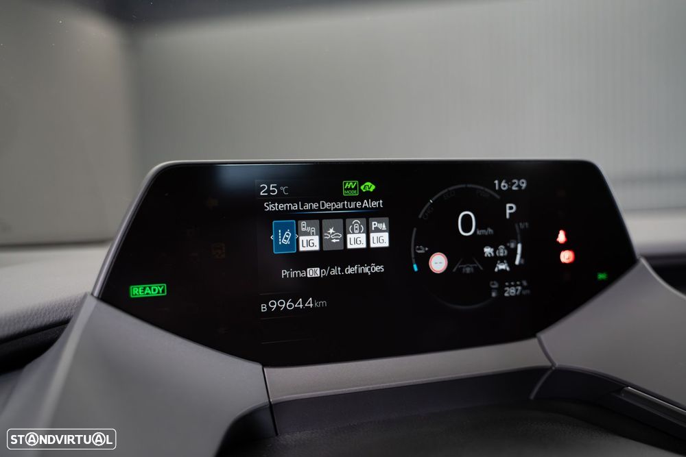 Toyota Prius 2.0 Plug-in Luxury - 25