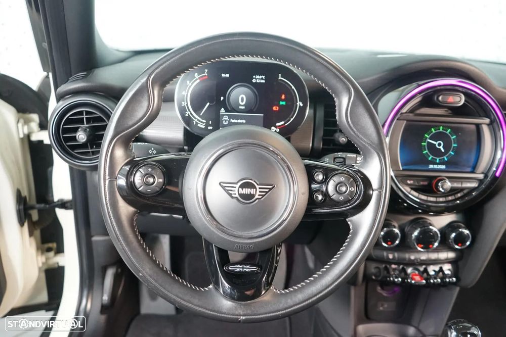 MINI 5 Portas Cooper Auto - 21