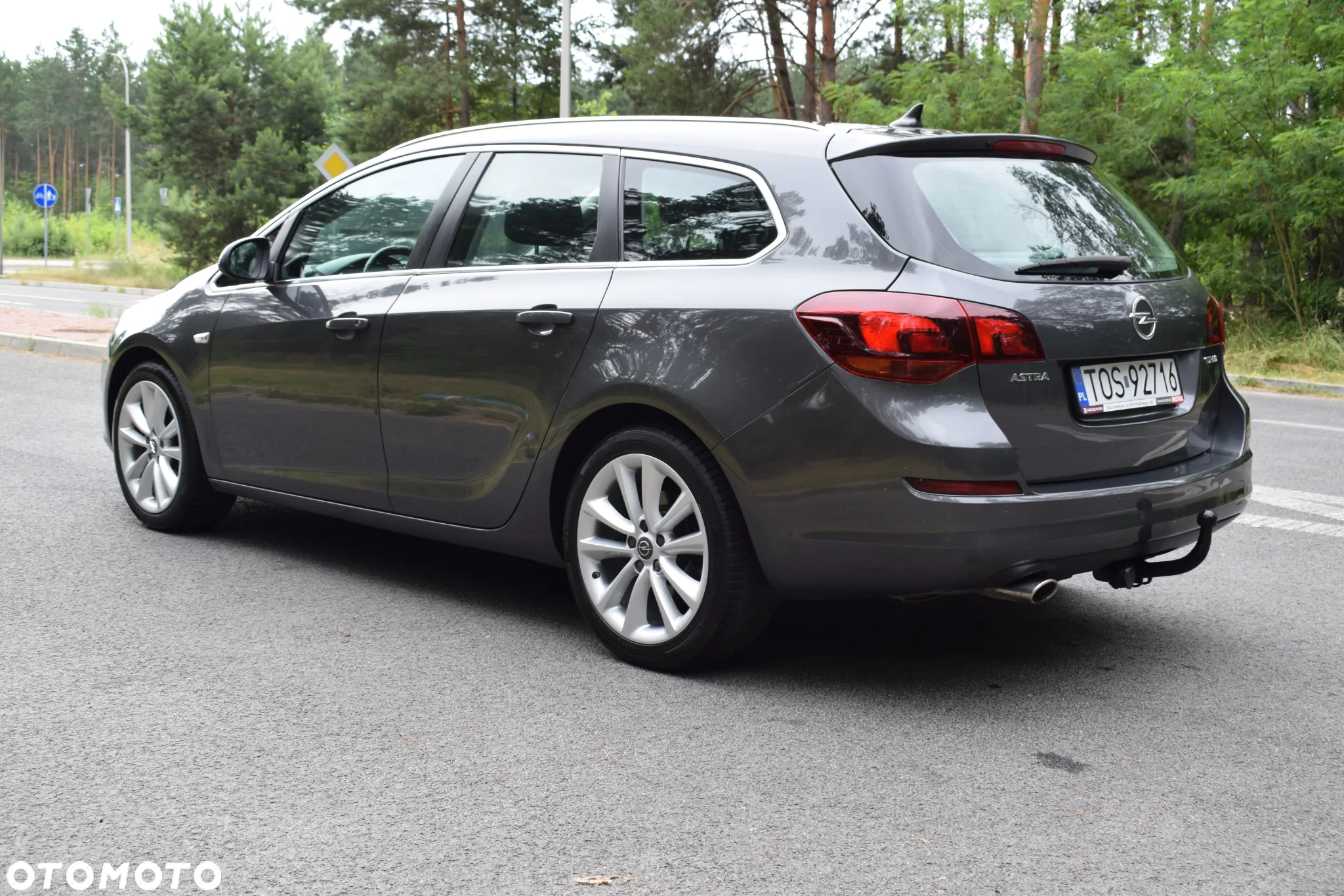 Opel Astra 1.6 Turbo Cosmo - 9