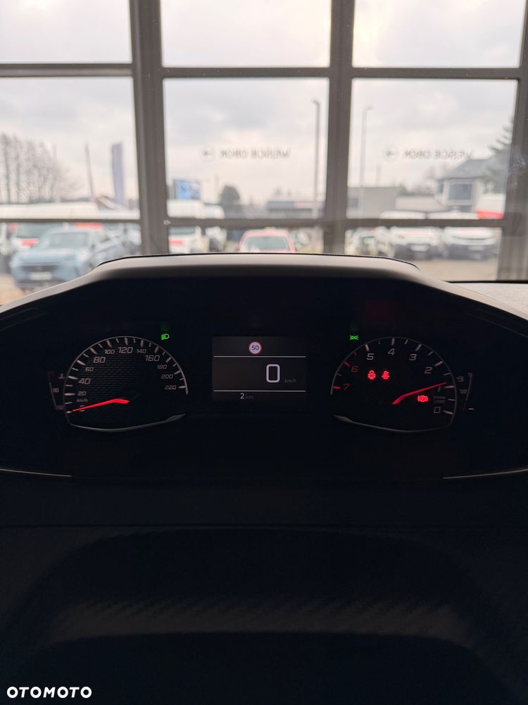 Peugeot 208 - 24