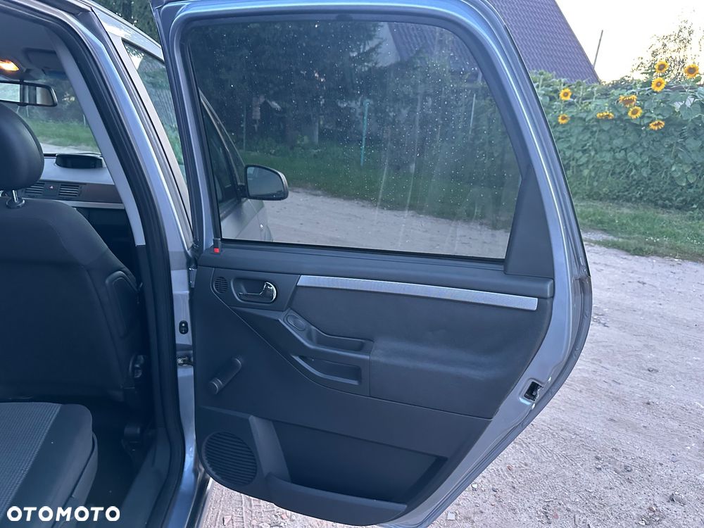 Opel Meriva 1.6 16V (Essentia) - 18