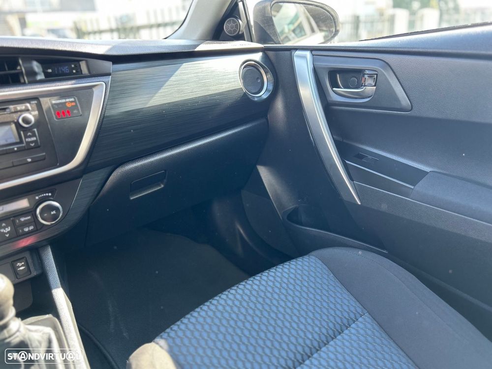 Toyota Auris Touring Sports 1.4 D-4D Comfort - 14
