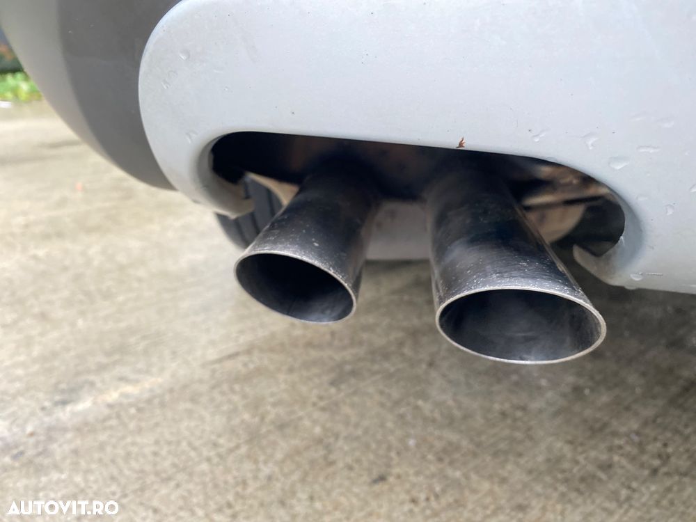 Skoda Octavia Combi 2.0 TDI DPF 4x4 DSG Scout - 32