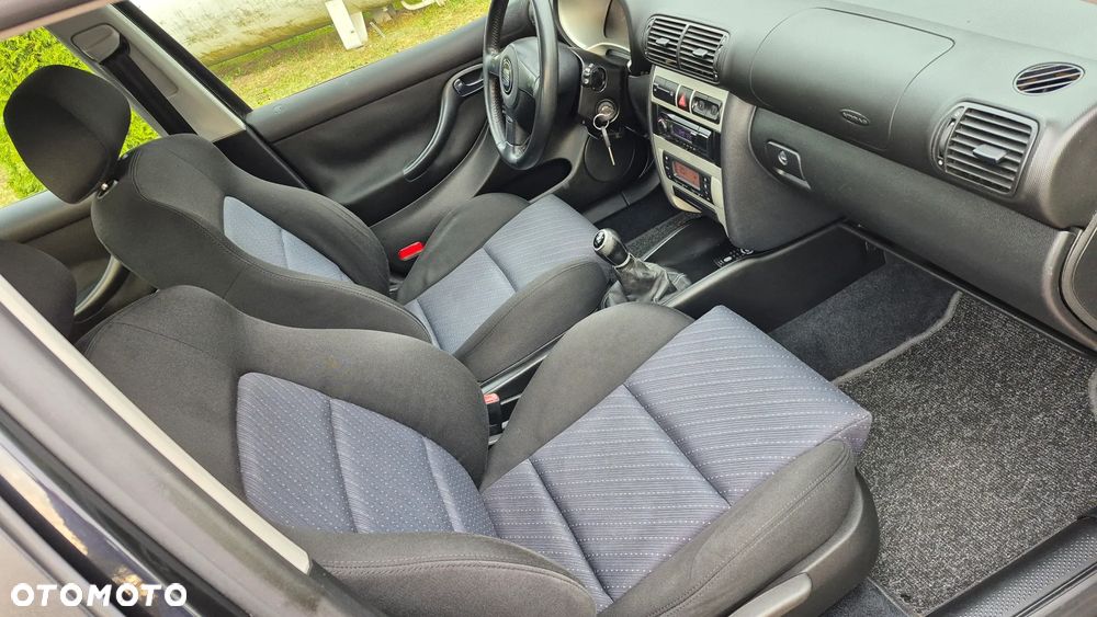 Seat Leon 1.6 16V Signo - 12