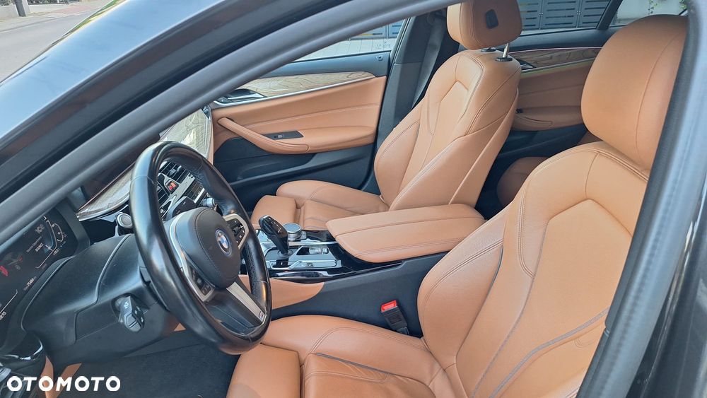 BMW Seria 5 520e M Sport sport - 17
