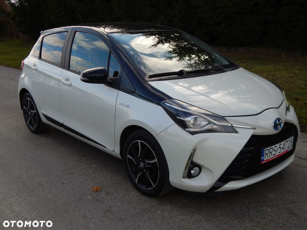 Toyota Yaris Hybrid 100 Premium - 6
