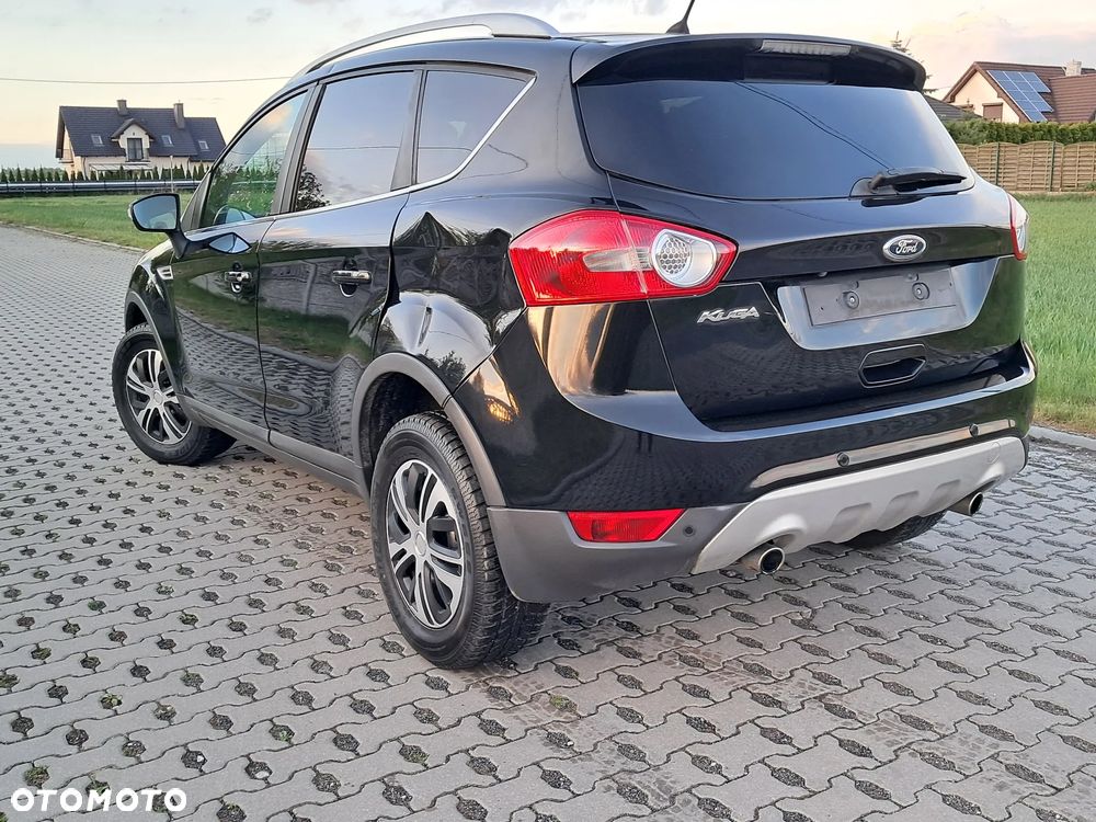 Ford Kuga 2.0 TDCi 2x4 Titanium - 4