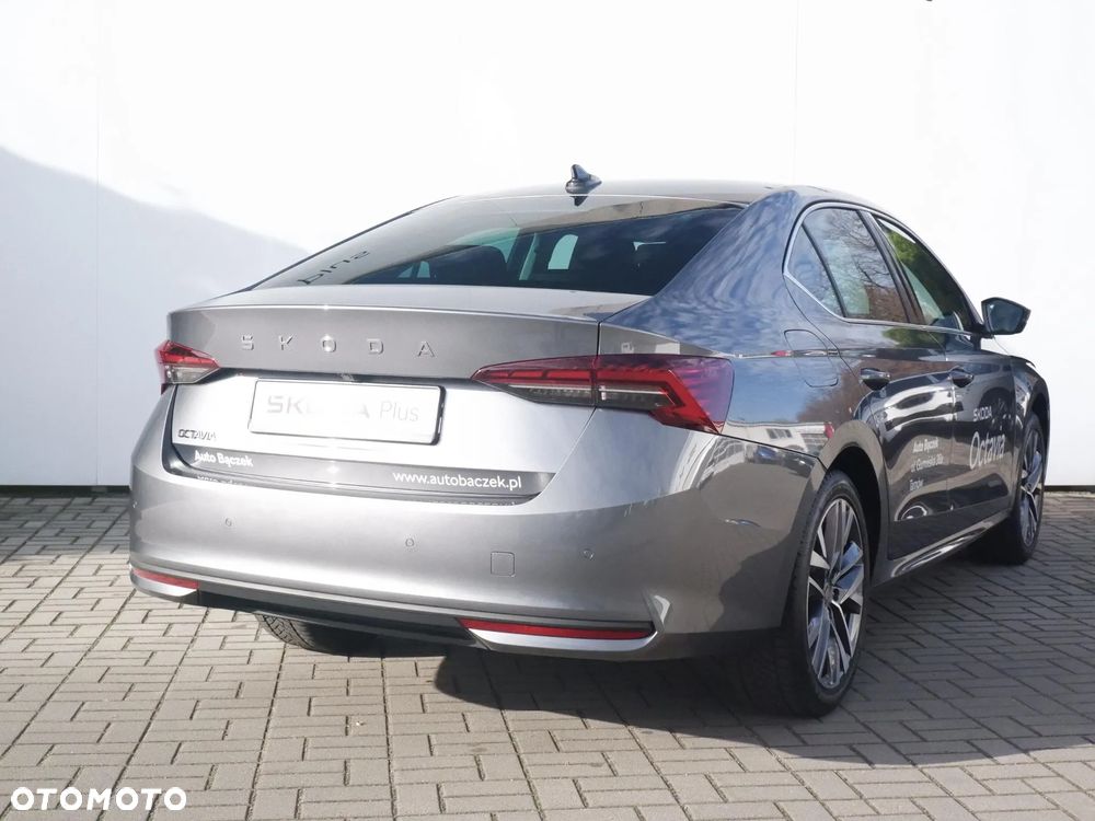 Skoda Octavia 1.5 TSI mHEV Selection DSG - 6