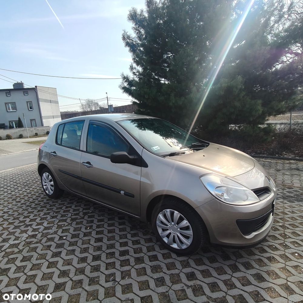 Renault Clio 1.2 16V Expression - 8