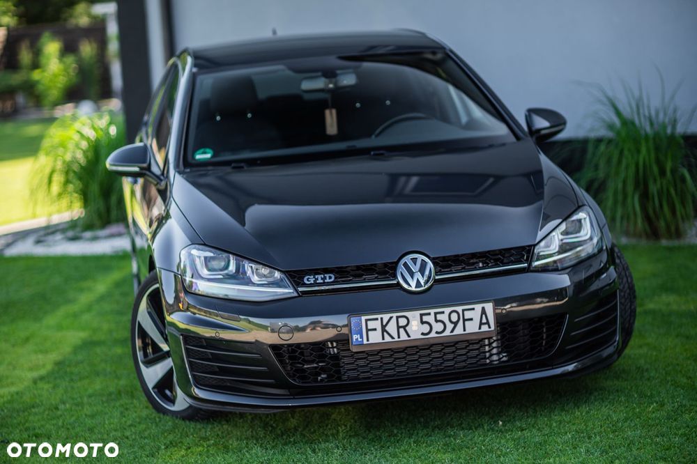 Volkswagen Golf - 4