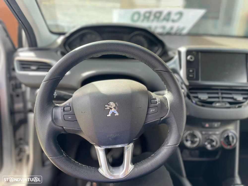 Peugeot 208 1.2 VTi SE Style - 9