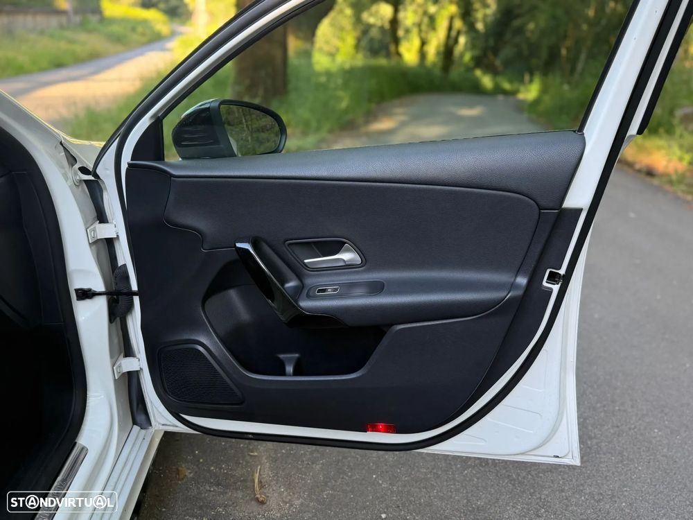 Mercedes-Benz A 180 d 7G-DCT AMG Line - 29
