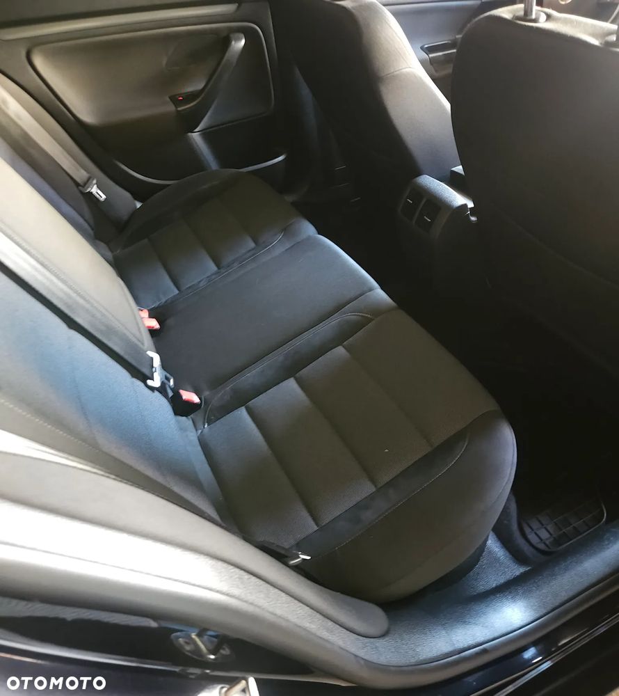 Volkswagen Golf 1.6 TDI Comfortline - 14