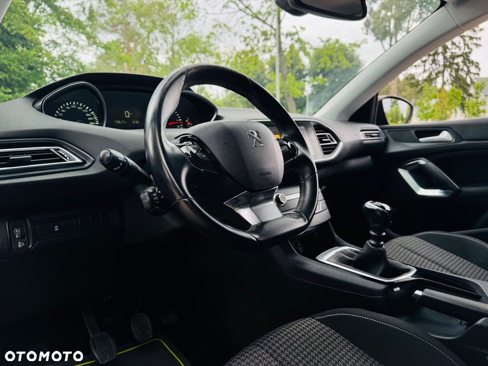 Peugeot 308 BlueHDi FAP 130 Stop & Start Allure - 30