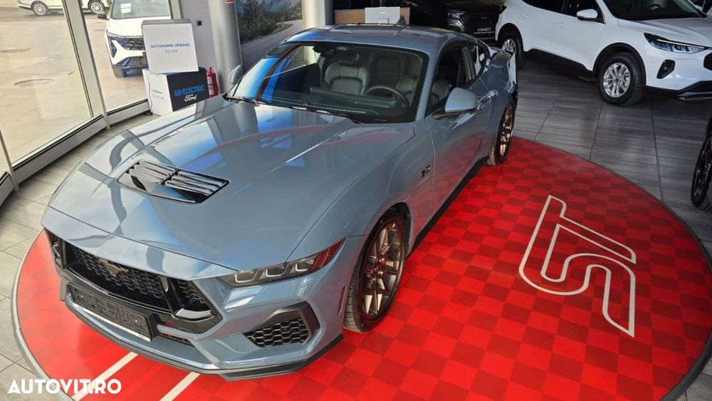 Ford Mustang - 1