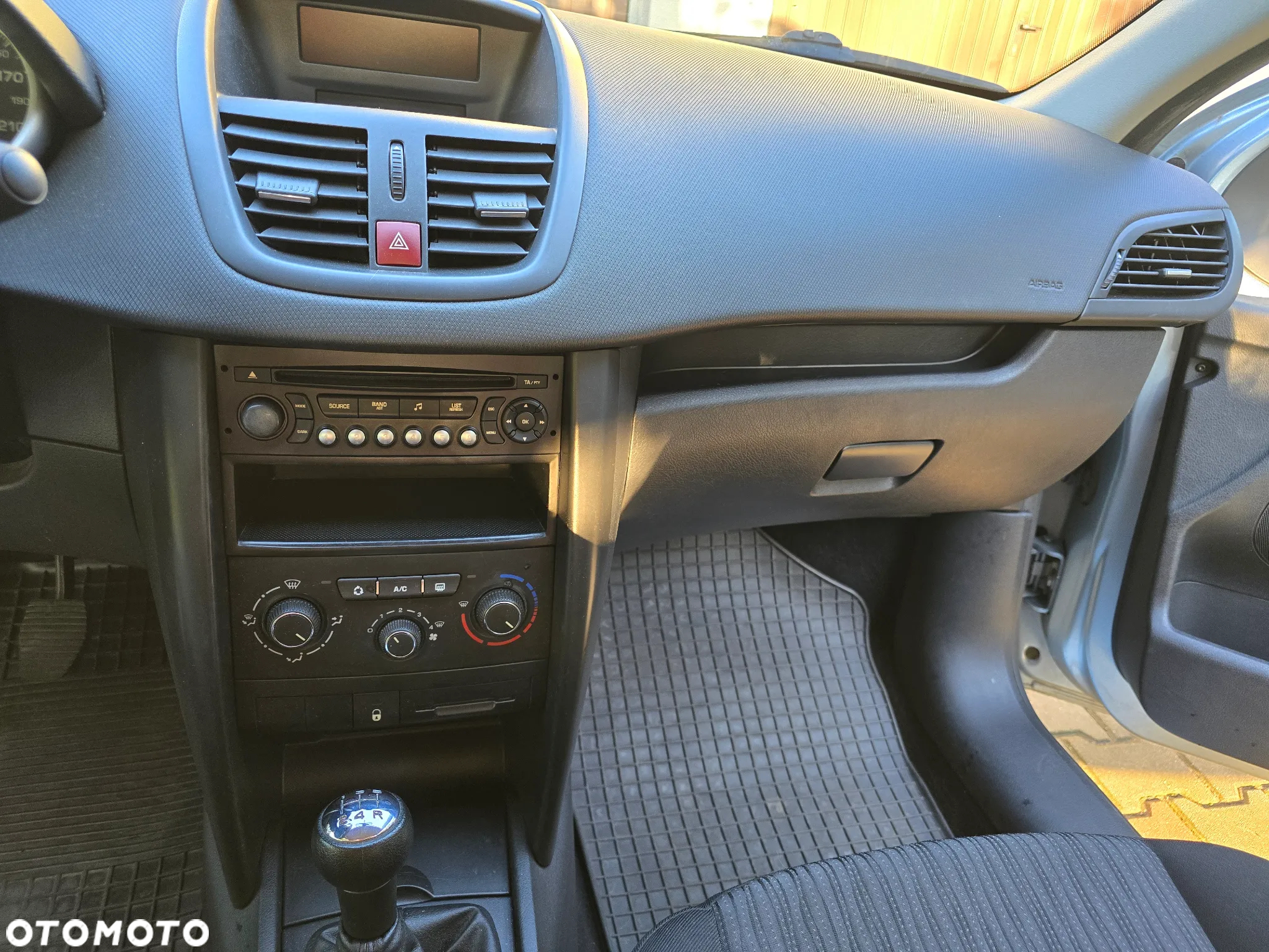 Peugeot 207 1.4 Presence - 4