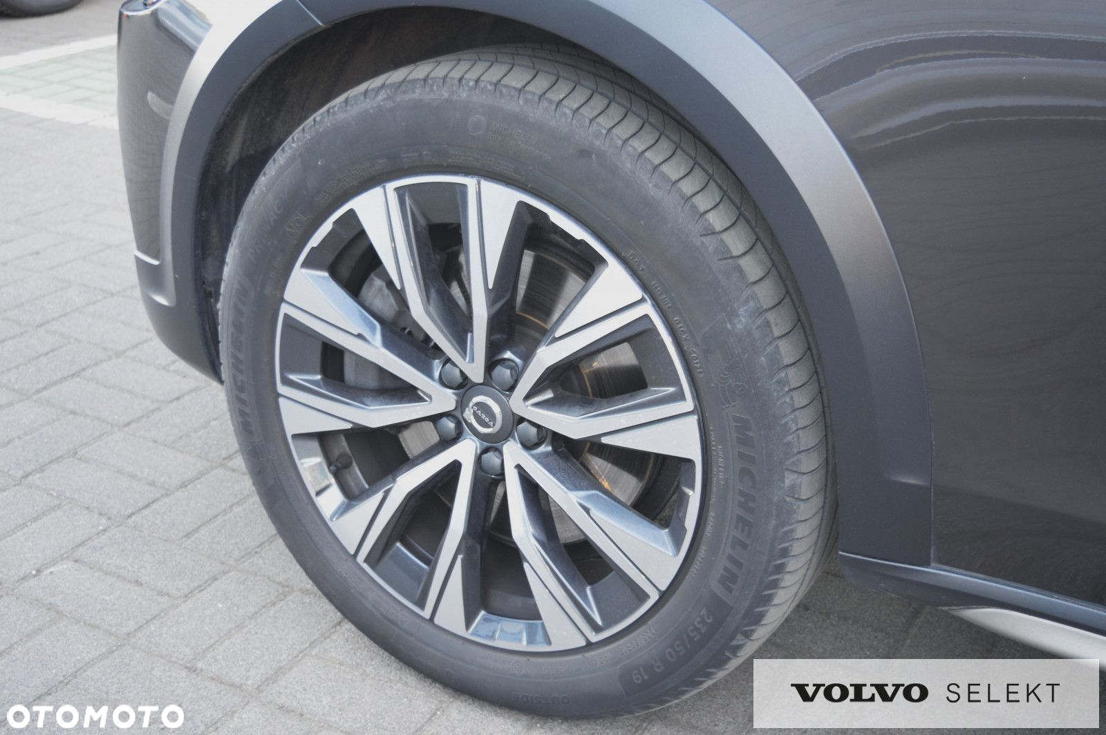 Volvo V90 Cross Country - 13