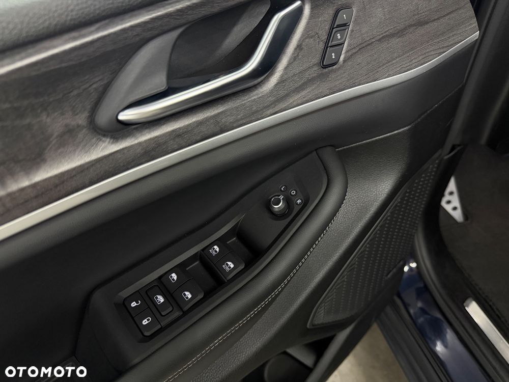 Jeep Grand Cherokee - 18