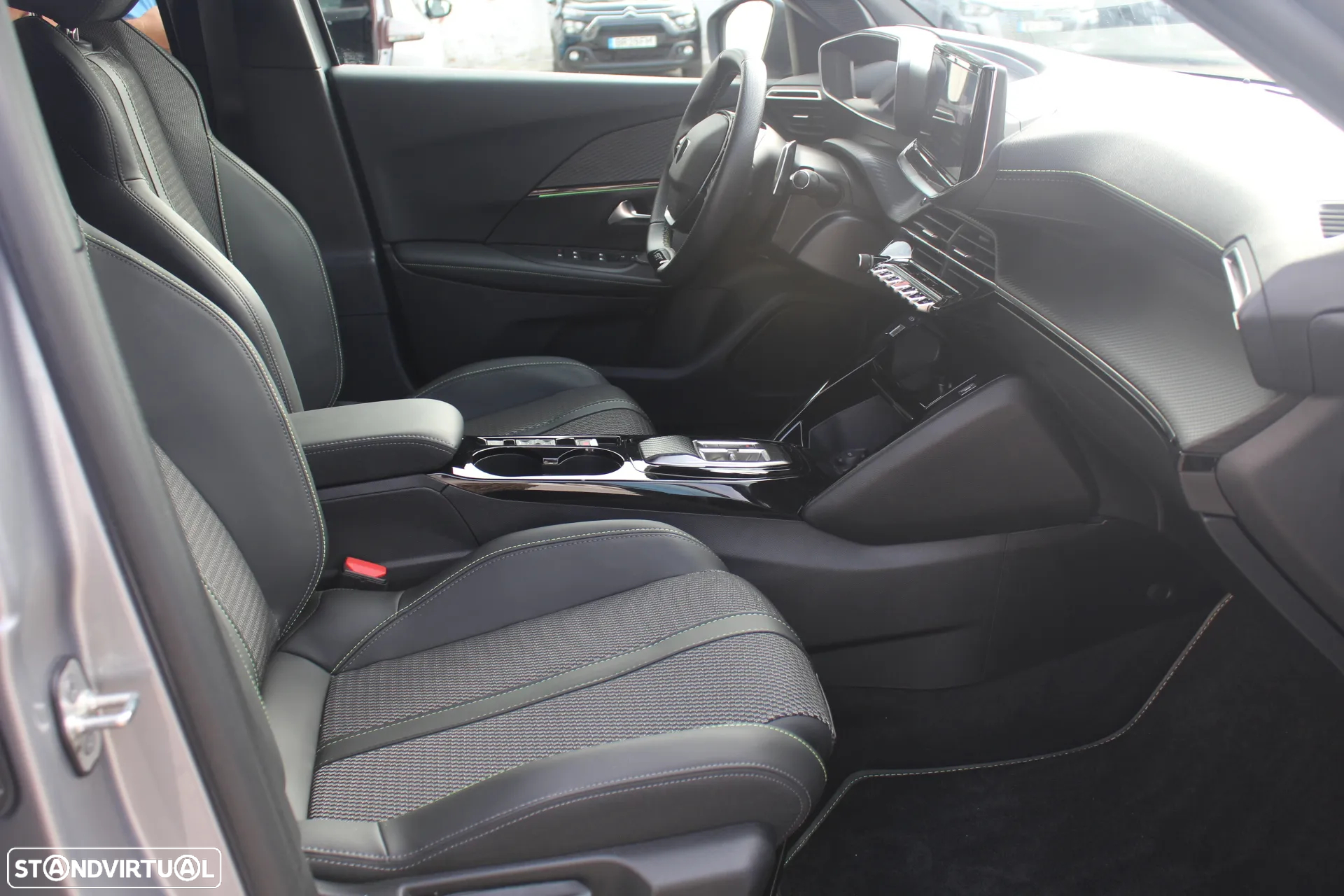 Peugeot 2008 1.2 PureTech GT EAT8 - 20