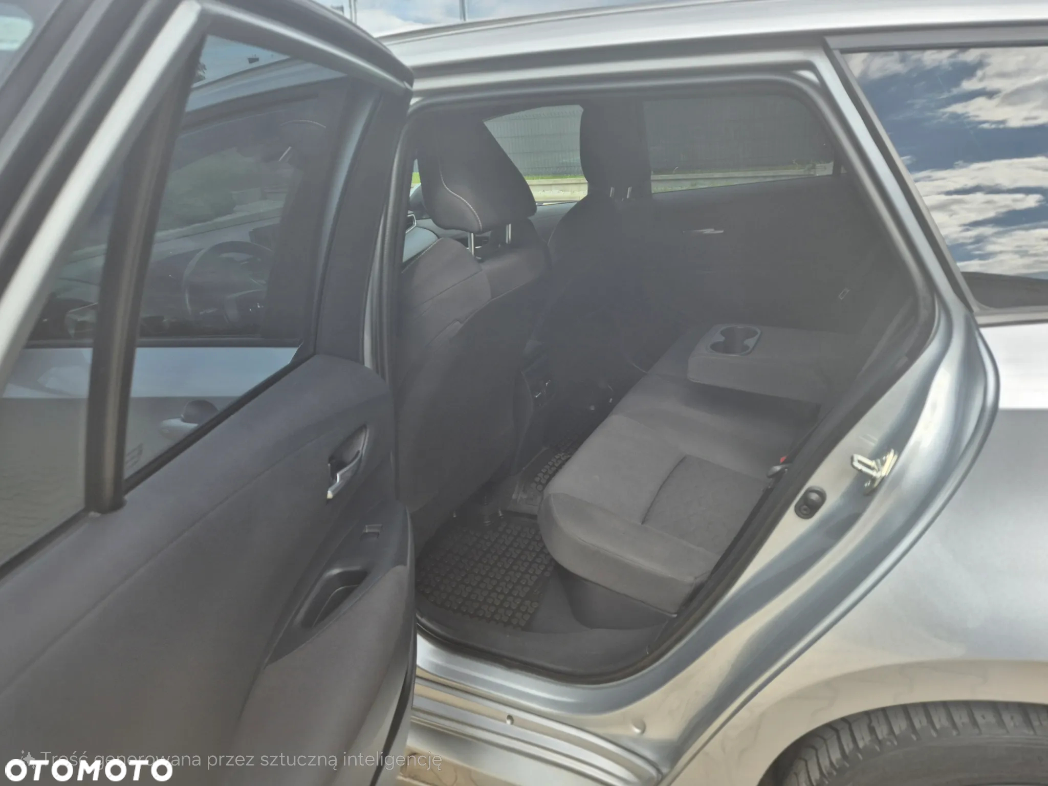 Toyota Corolla 1.8 Hybrid Comfort - 13