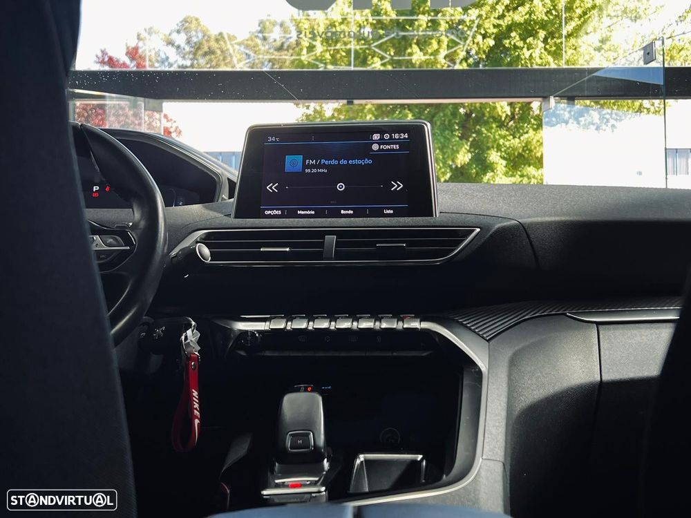 Peugeot 5008 1.5 BlueHDi Allure EAT8 - 23